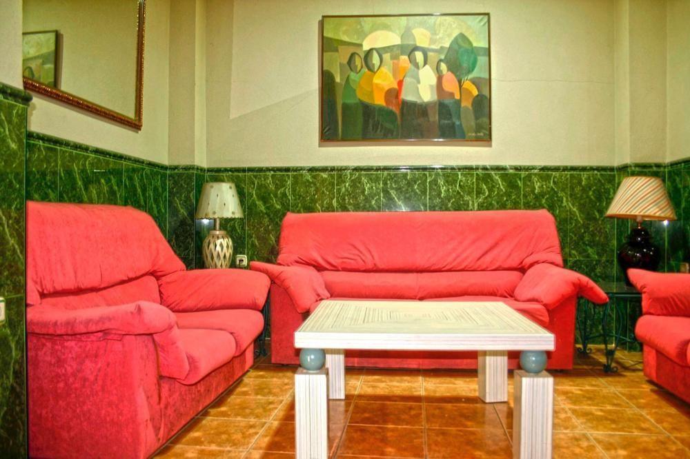 Hostal La Casa De Enfrente Malaga Exterior photo