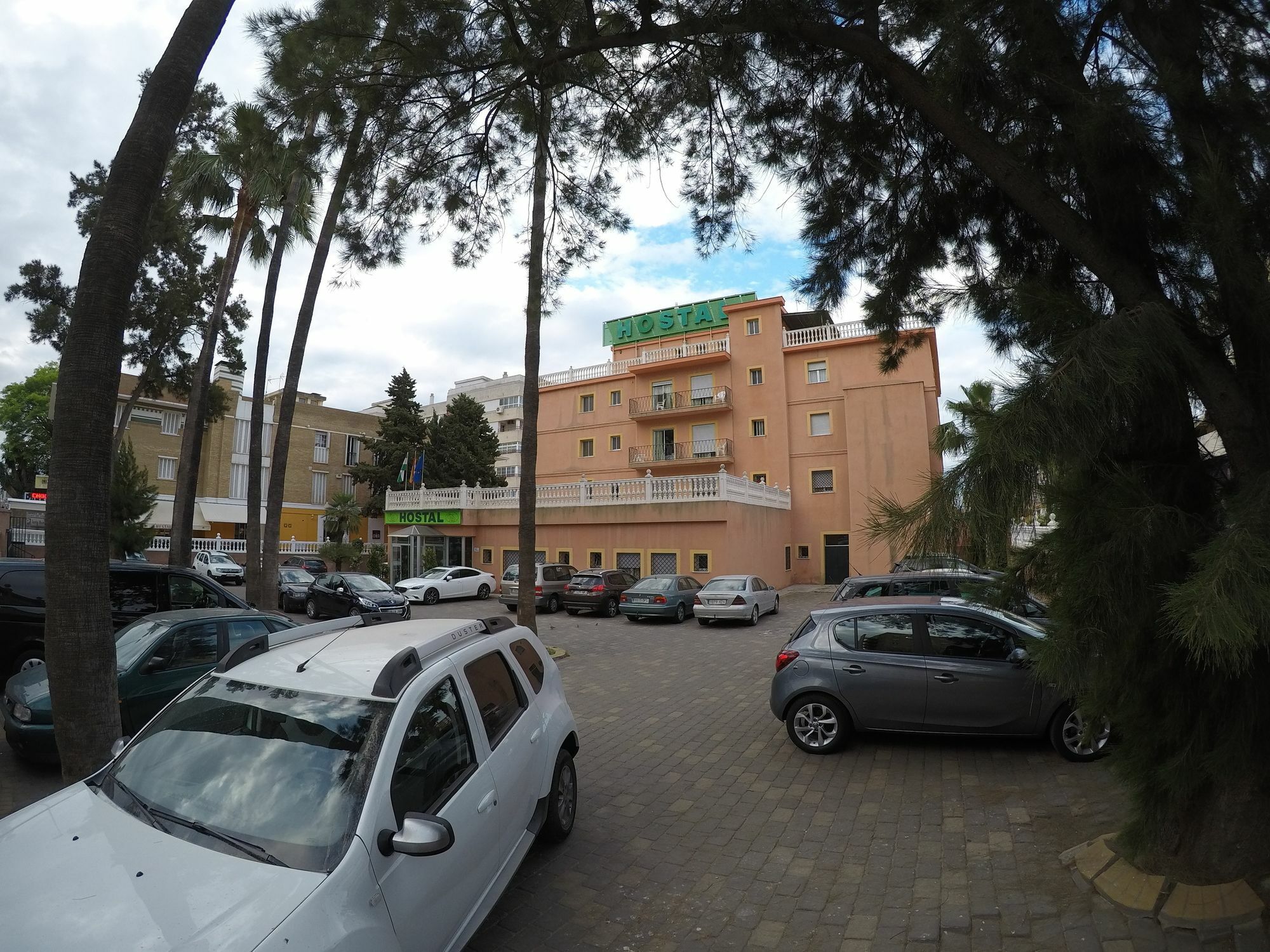 Hostal La Casa De Enfrente Malaga Exterior photo