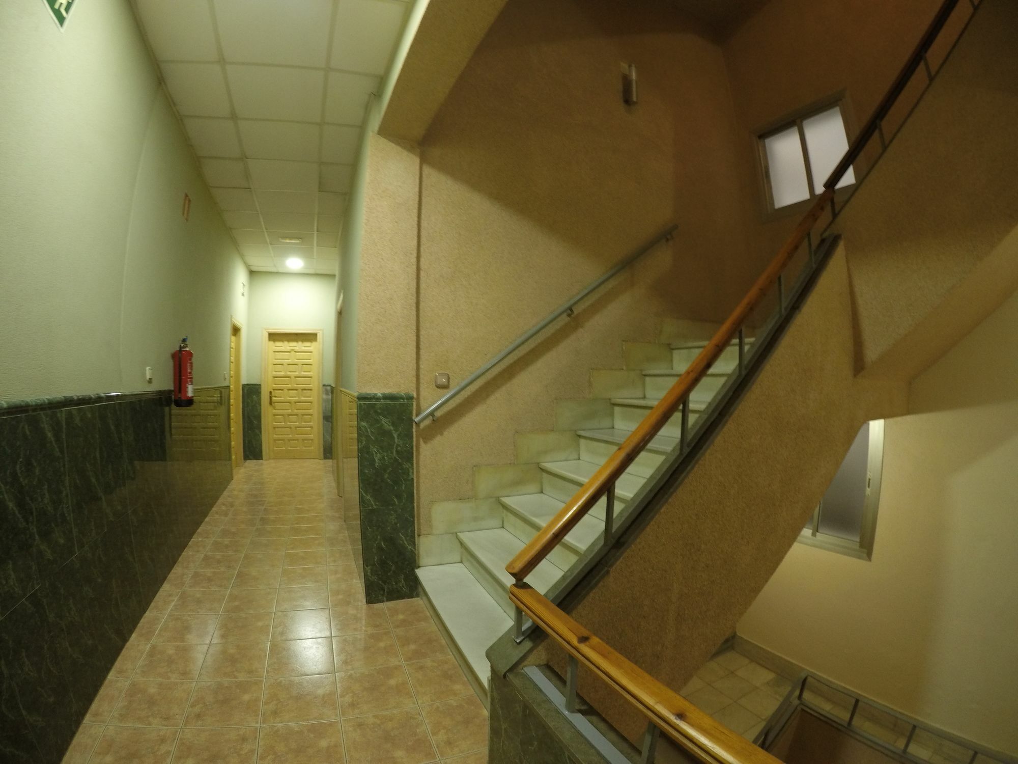 Hostal La Casa De Enfrente Malaga Exterior photo